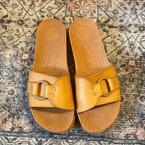 Women’s REEF Sandals Slide On Size 9 Tan